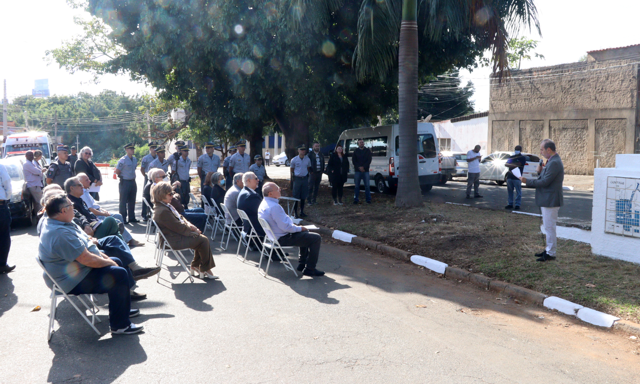 Público presente ao ato cívico